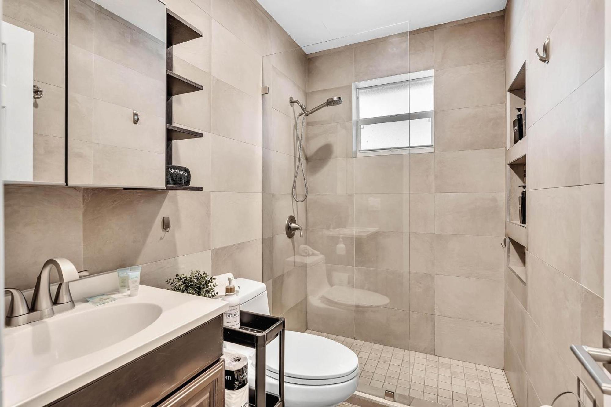 Estelo'S Place - Modern Townhouse With King Bed, Only 5 Min From The Airport! Miami Exterior photo